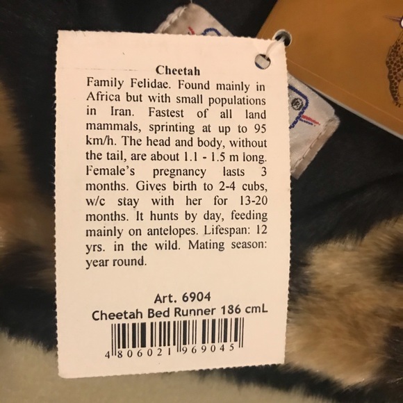 🎁 Portraits of Nature Faux Cheetah Bed Runner NWT - Picture 6 of 6